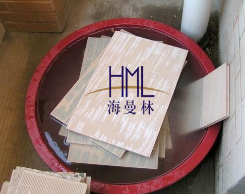 究竟為什麽廣東地磚要泡水？